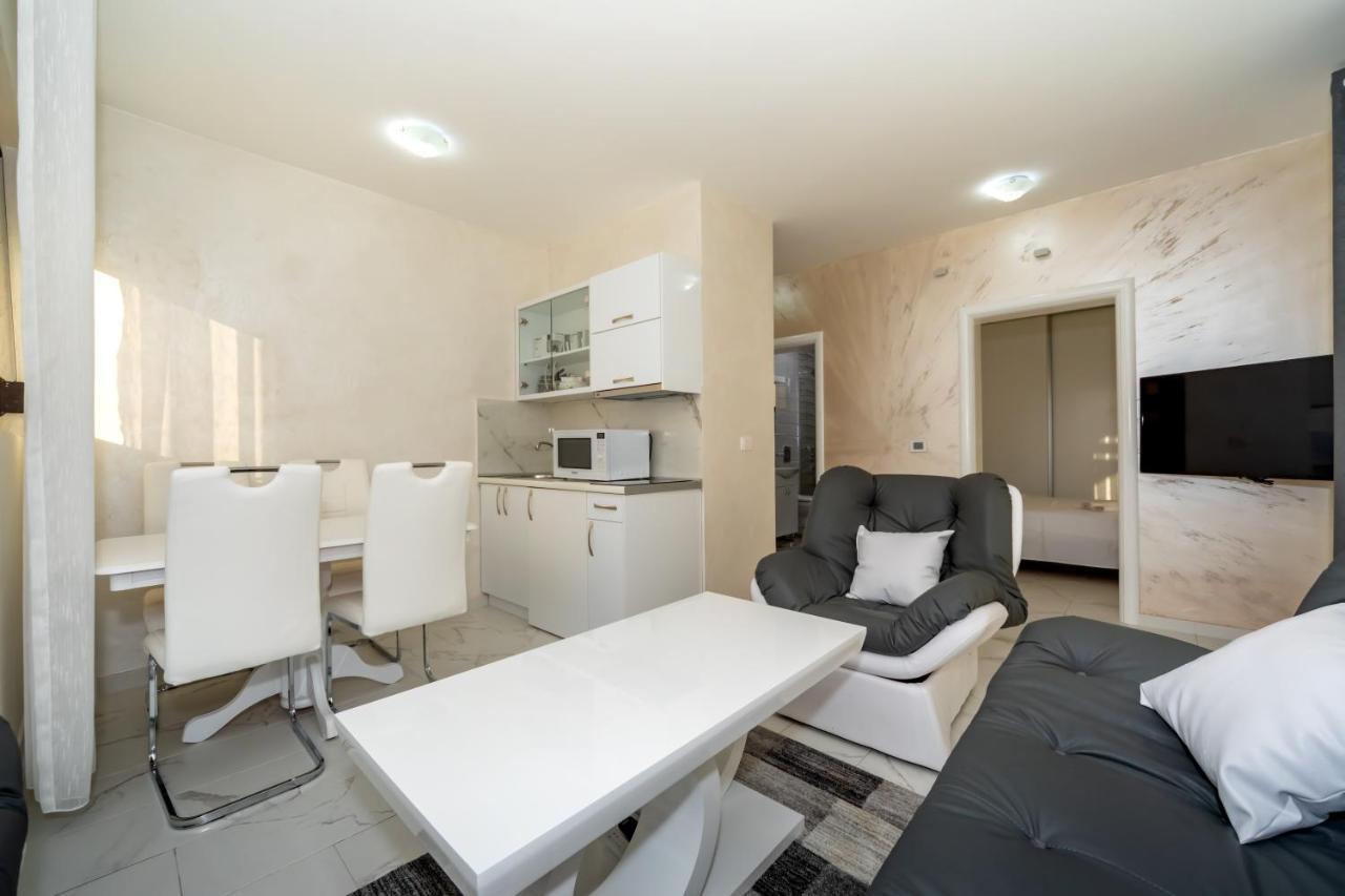 Kaom Lux Apartment Dobra Voda Bagian luar foto