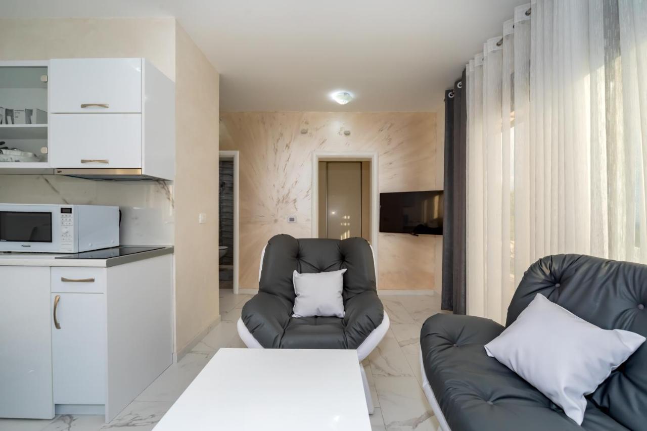 Kaom Lux Apartment Dobra Voda Bagian luar foto