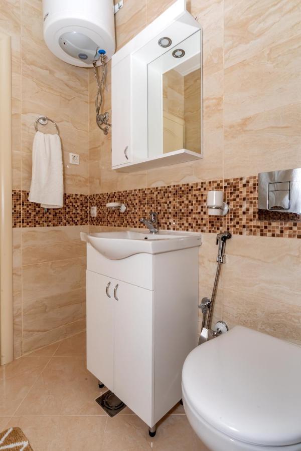 Kaom Lux Apartment Dobra Voda Bagian luar foto