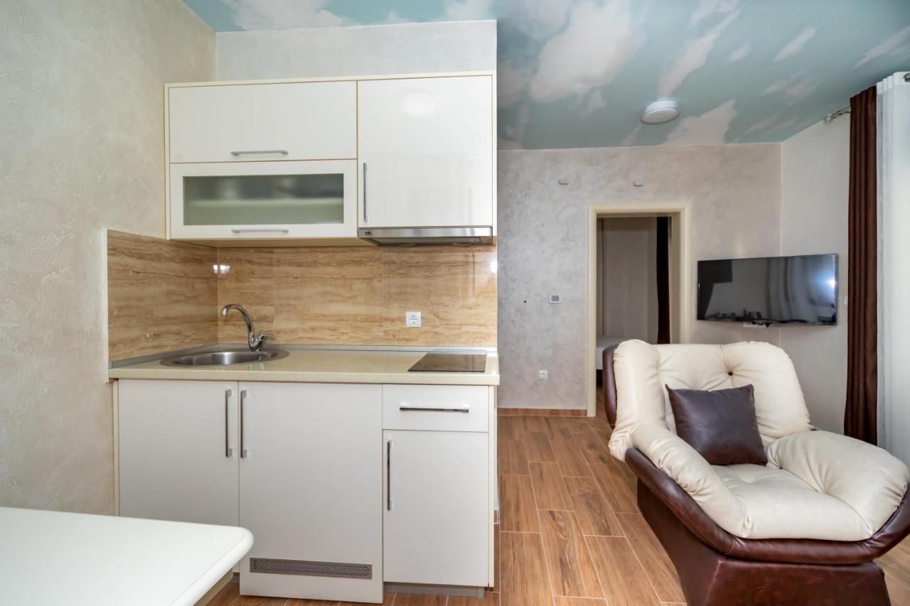 Kaom Lux Apartment Dobra Voda Bagian luar foto