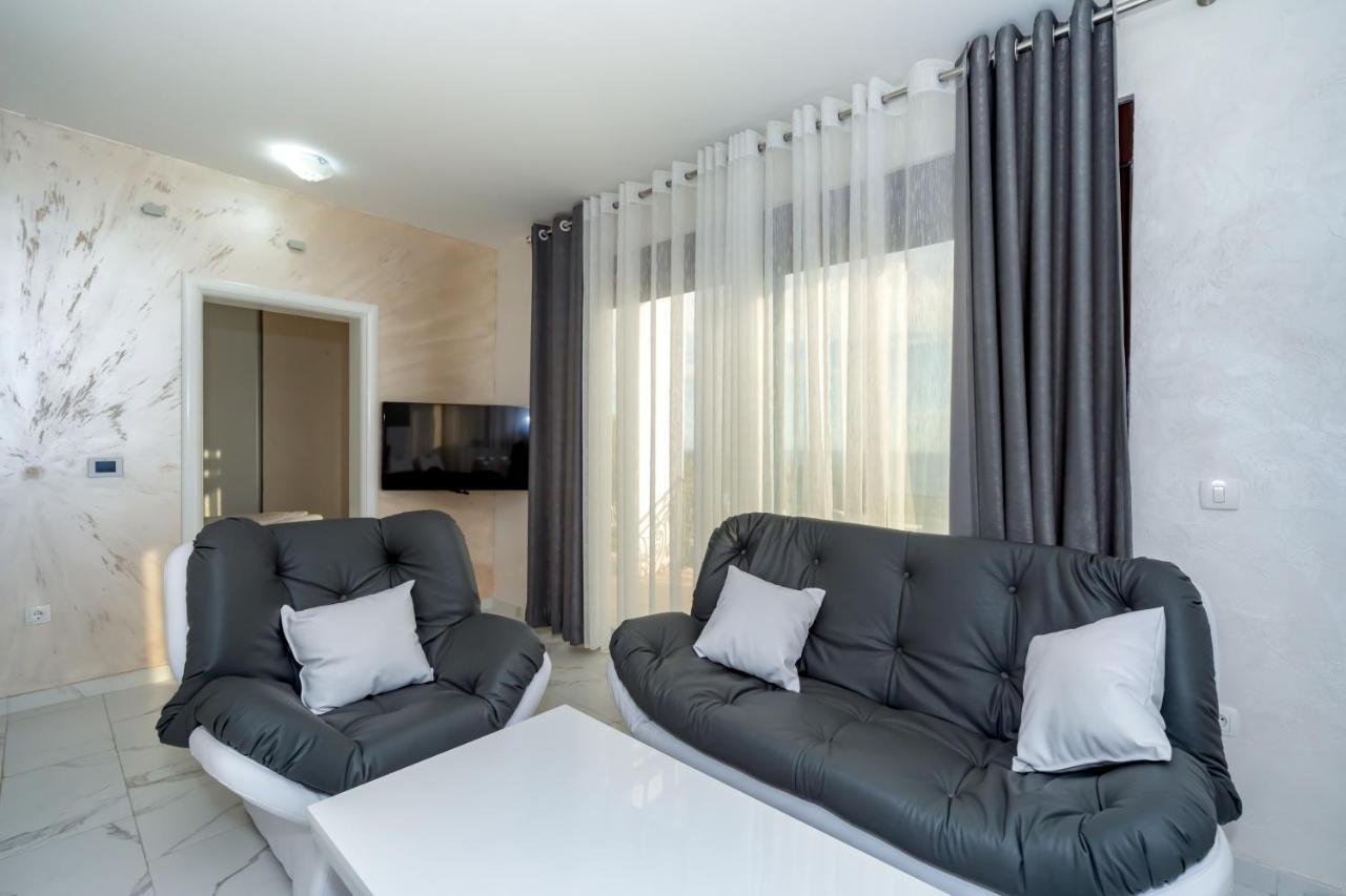 Kaom Lux Apartment Dobra Voda Bagian luar foto