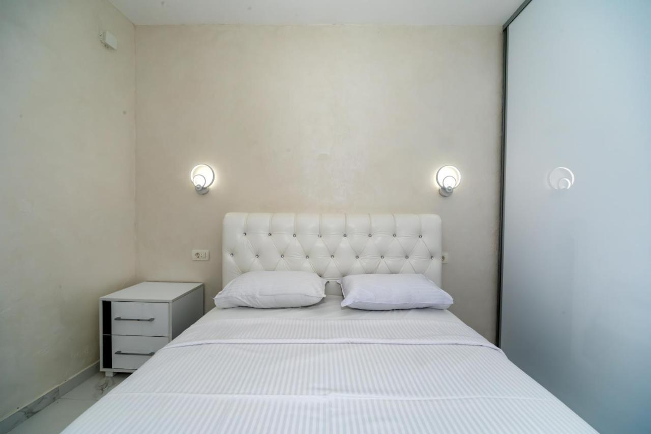Kaom Lux Apartment Dobra Voda Bagian luar foto