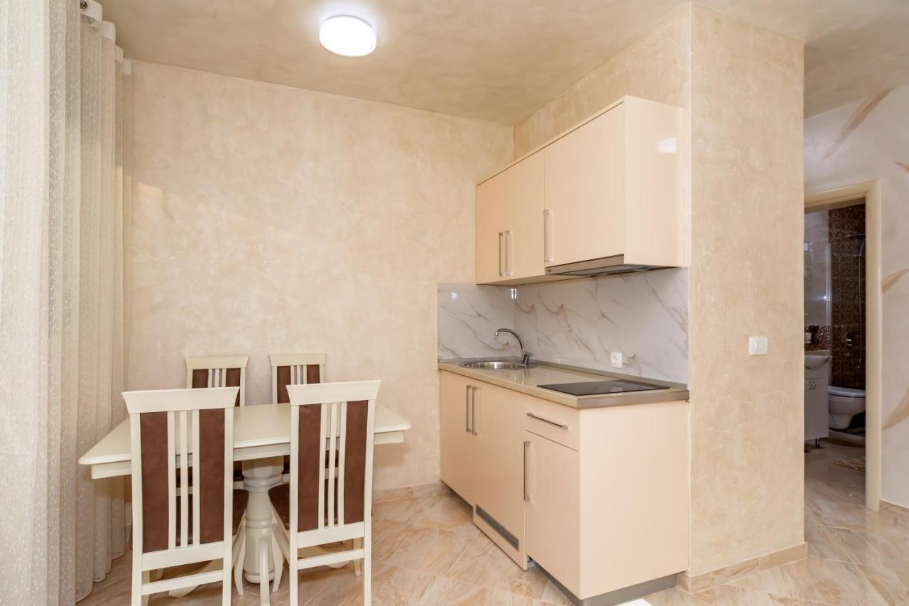 Kaom Lux Apartment Dobra Voda Bagian luar foto