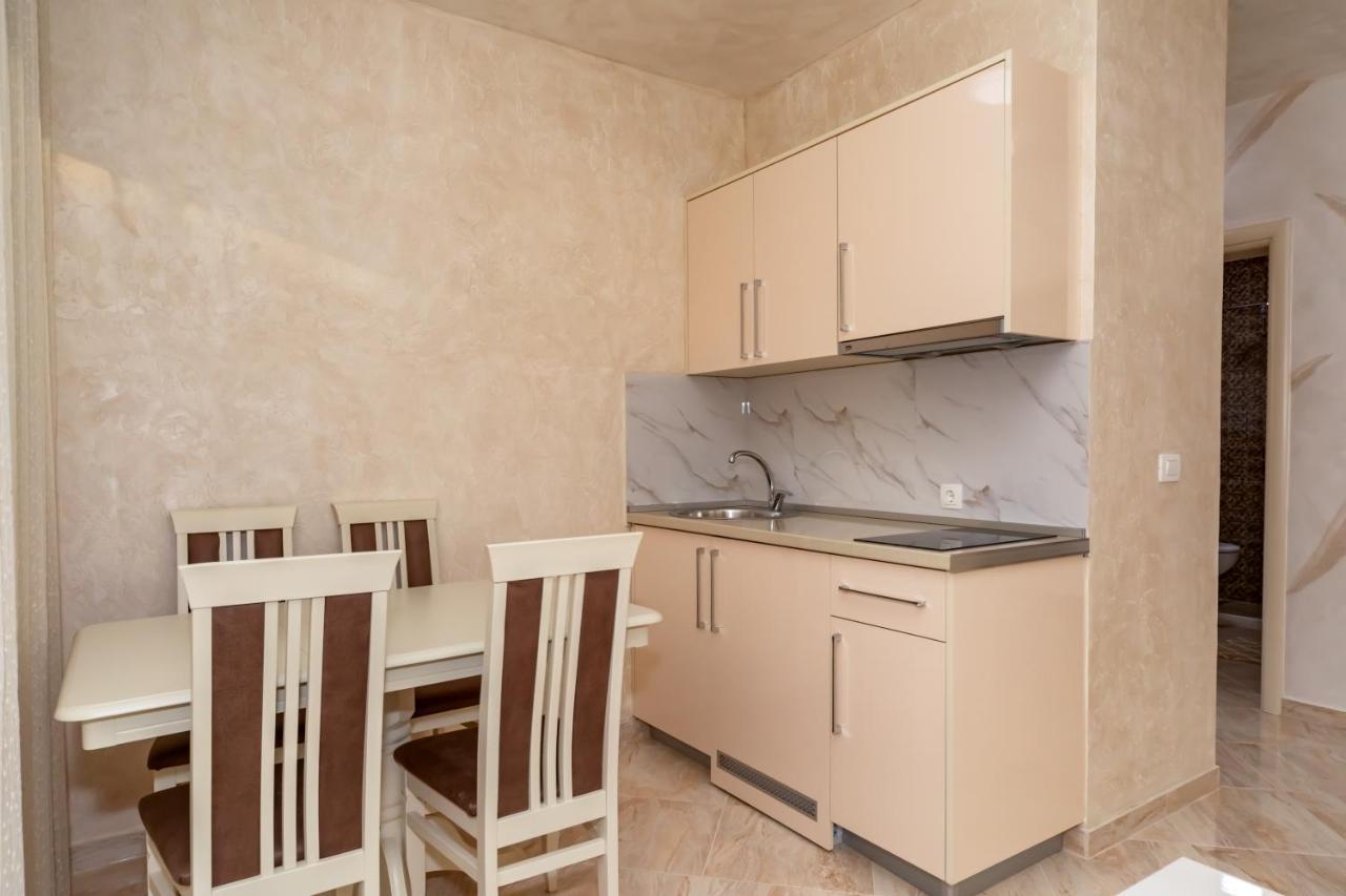 Kaom Lux Apartment Dobra Voda Bagian luar foto