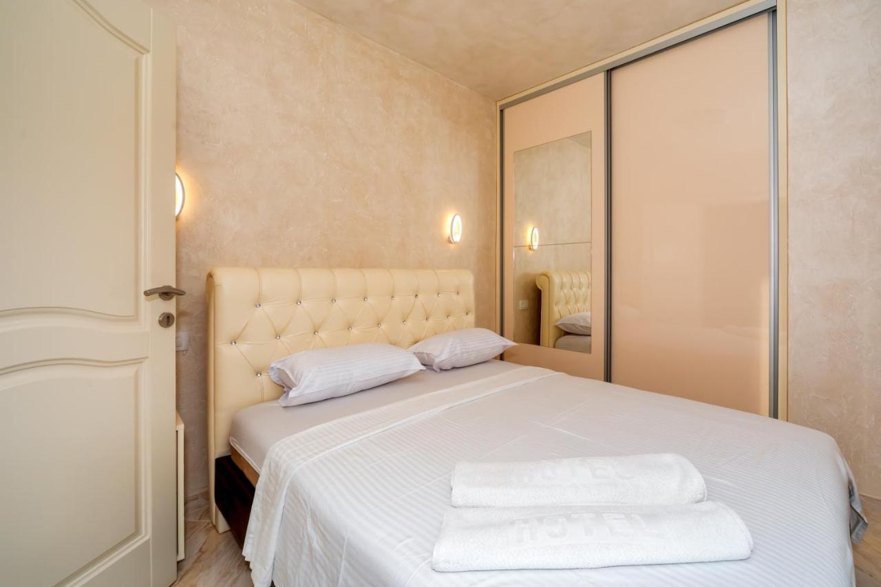 Kaom Lux Apartment Dobra Voda Bagian luar foto