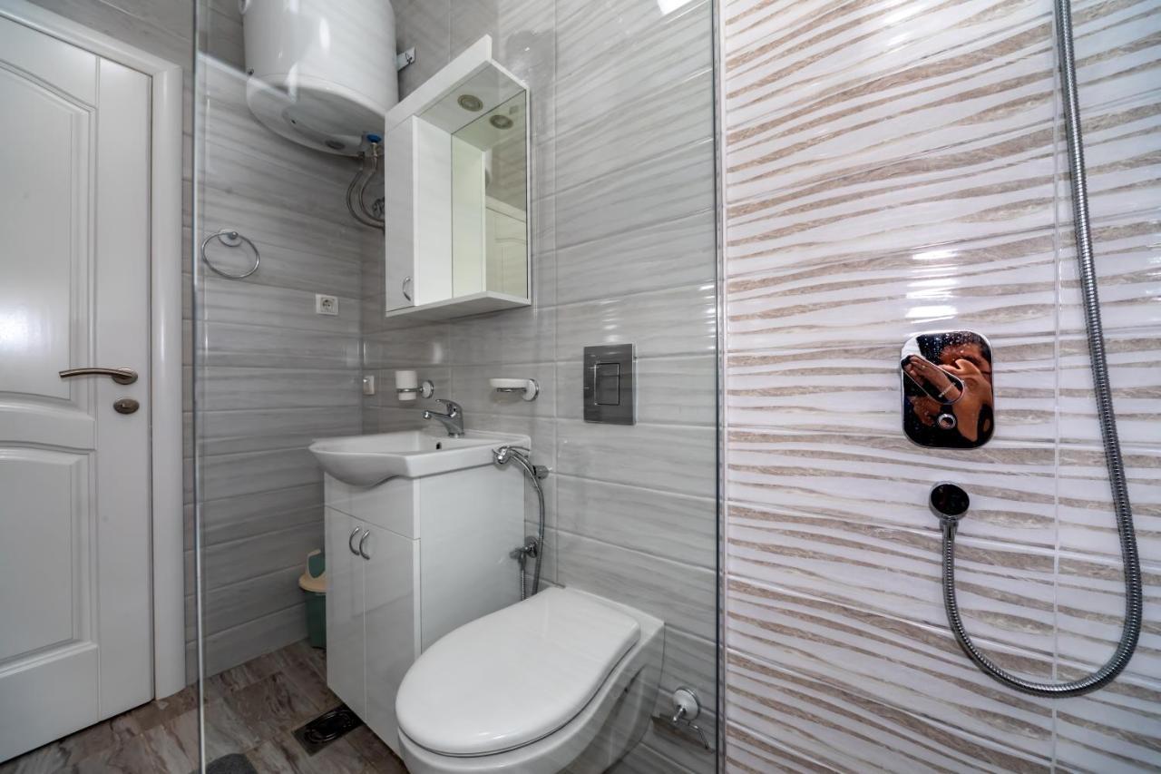 Kaom Lux Apartment Dobra Voda Bagian luar foto