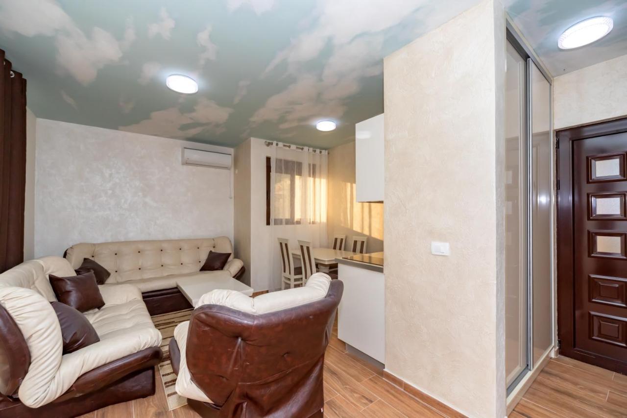 Kaom Lux Apartment Dobra Voda Bagian luar foto