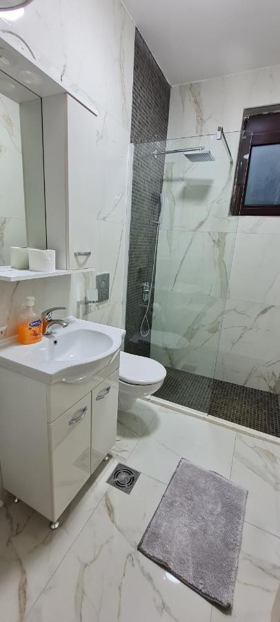 Kaom Lux Apartment Dobra Voda Bagian luar foto