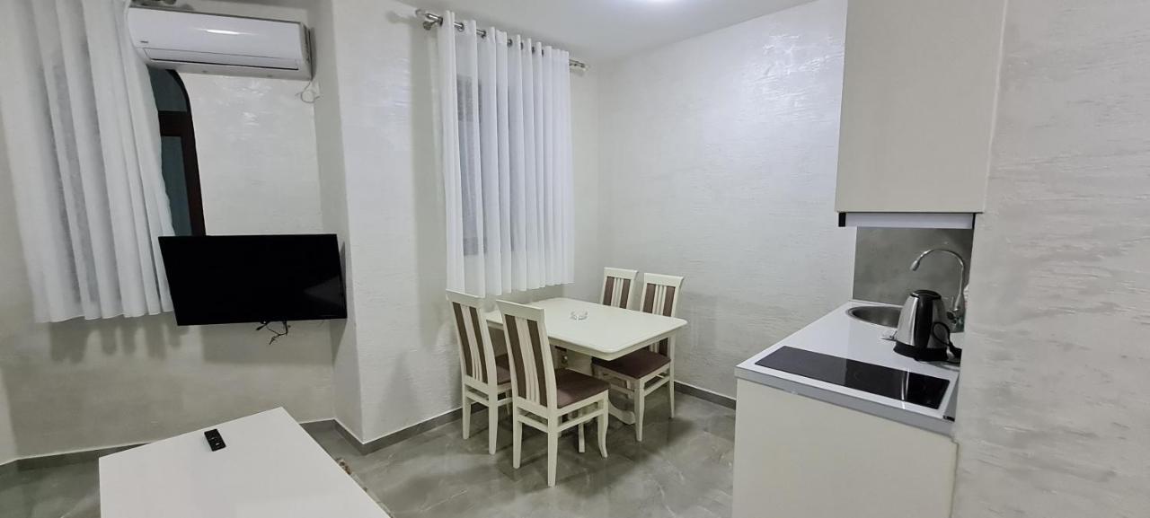 Kaom Lux Apartment Dobra Voda Bagian luar foto