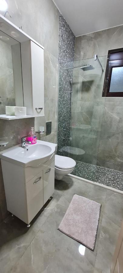 Kaom Lux Apartment Dobra Voda Bagian luar foto