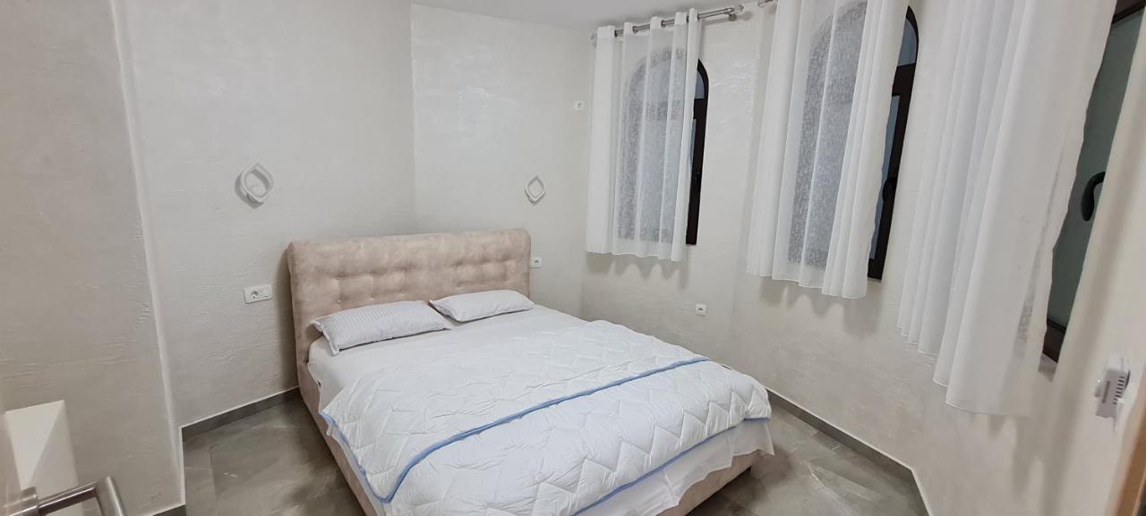 Kaom Lux Apartment Dobra Voda Bagian luar foto